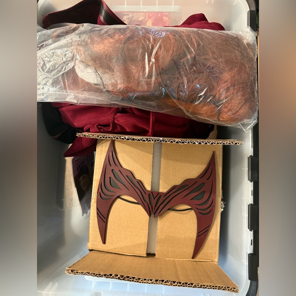 The Scarlet Witch Cosplay size xs with crown Wanda Maximoff Marvel - Picture 7 of 10